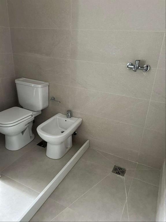 APARTAMENTO EN ALQULILER 2 DORM CON GARAGE