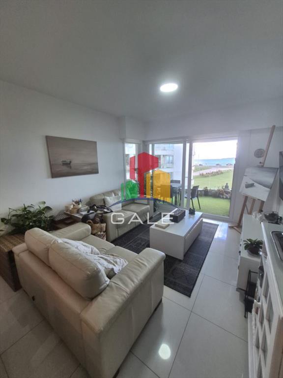 Apartamento en venta primera linea Playa Mansa Punta del Es