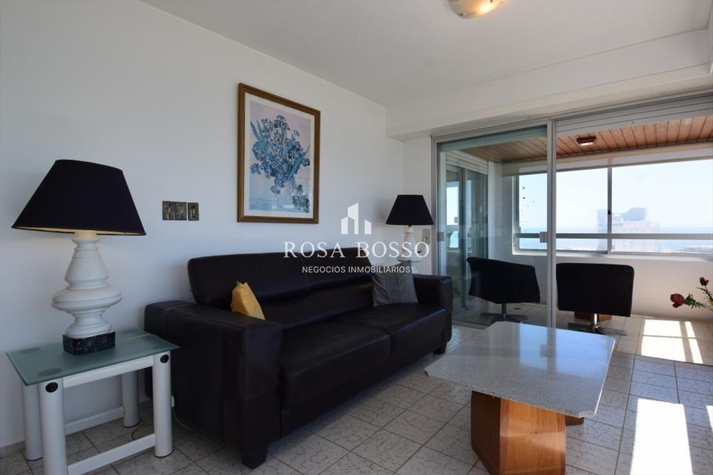 Apartamento en venta con vista al puerto