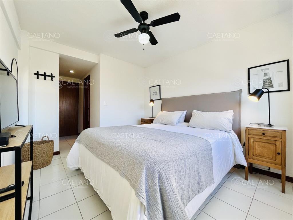 Apartamento de 2 Dormitorios en playa El Emir, -