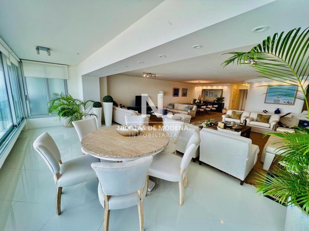 Departamento de 4 dormitorios en venta en de Mar,