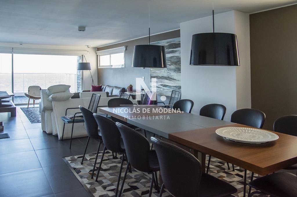 Prestigioso Penthouse frente al mar.