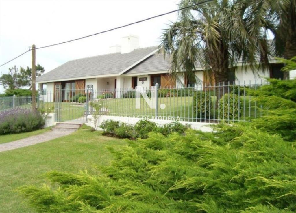 Hermosa casa en venta zona del Golf.