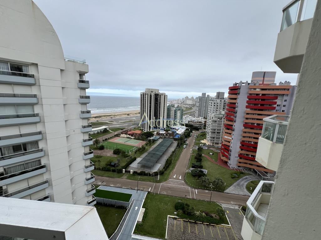 APARTAMENTO EN BRAVA CON VISTAS Y SERVICIOS