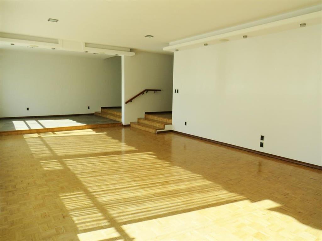 Venta apartamento tres dormitorios y garage Pocitos