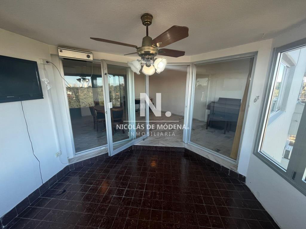 Apartamento en Venta de 3 dormitorios en Av. ,