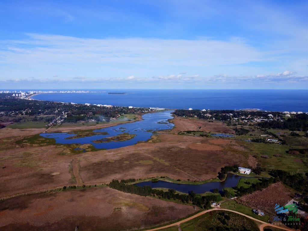 Venta de terreno de 4.000 m2 en las Silvias Punta