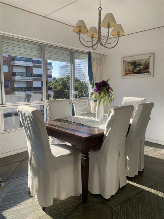 Muy lindo apartamento en península de Punta del
