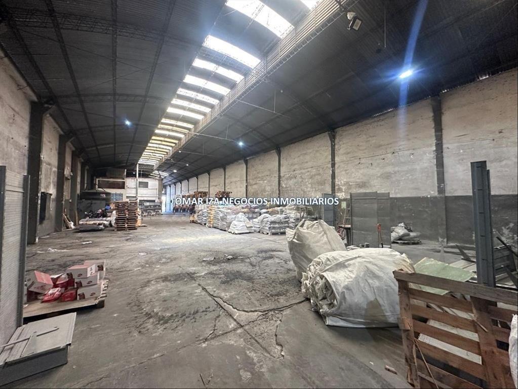 Venta local industrial Sayago, galpon para depósito con ofi