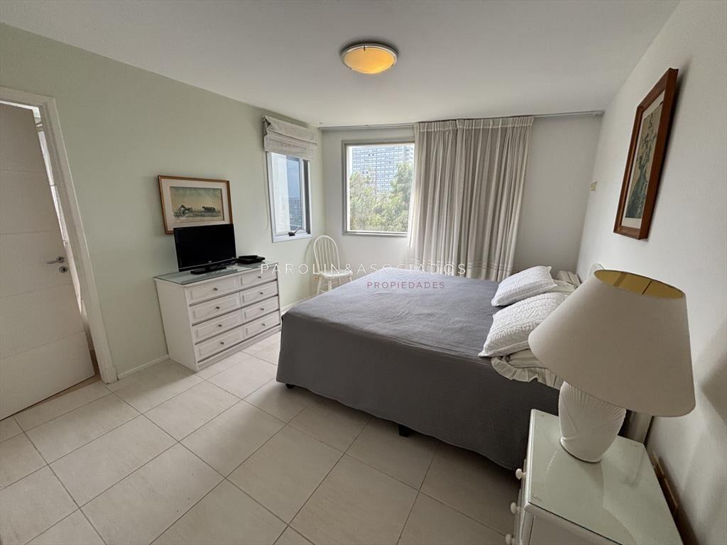 HERMOSO APARTAMENTO 3 DORMITORIOS EN VENTA