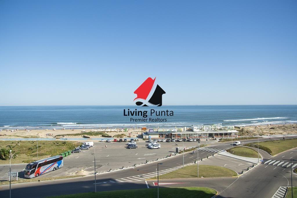Vende apartamento de 3 dormitorios en Torre I, al