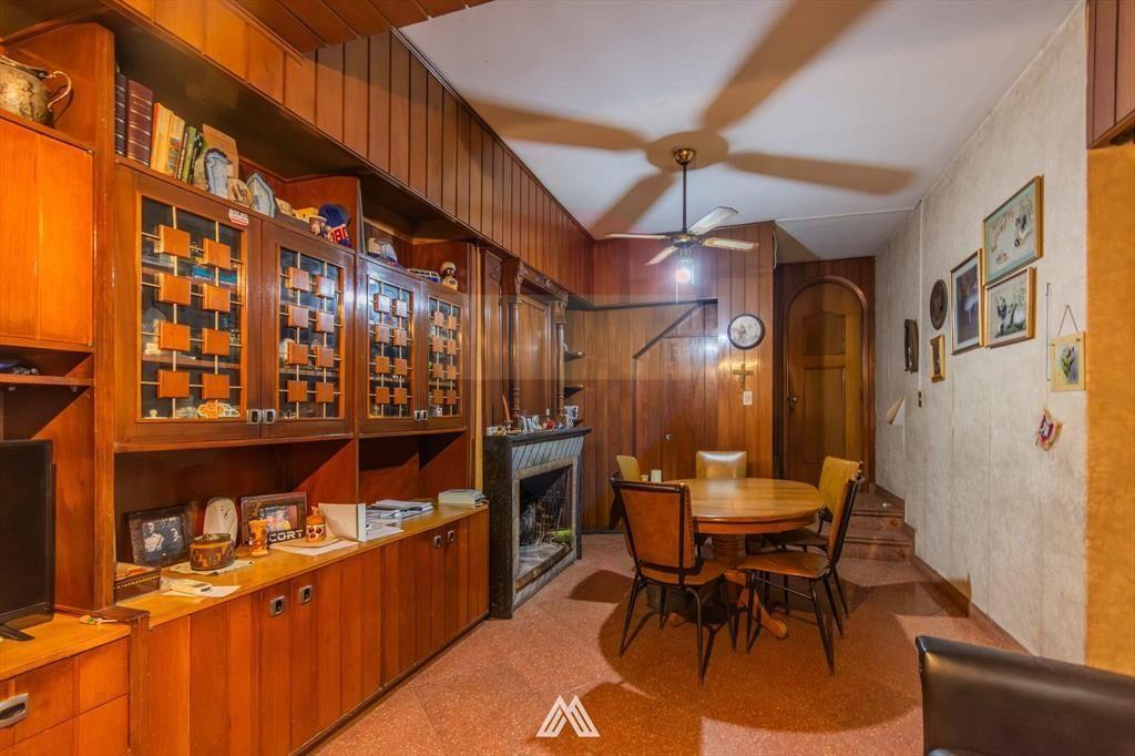 Vende amplia Casa Prado 5 dorm. patios y cochera