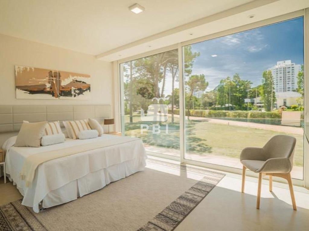 Casa - 4 DORMITORIOS Punta del Este - Ref :