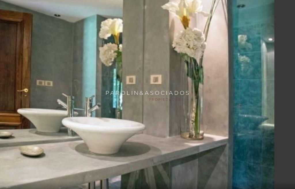 Hermosa casa en venta de 6 dormitorios en La Barra, Punta d