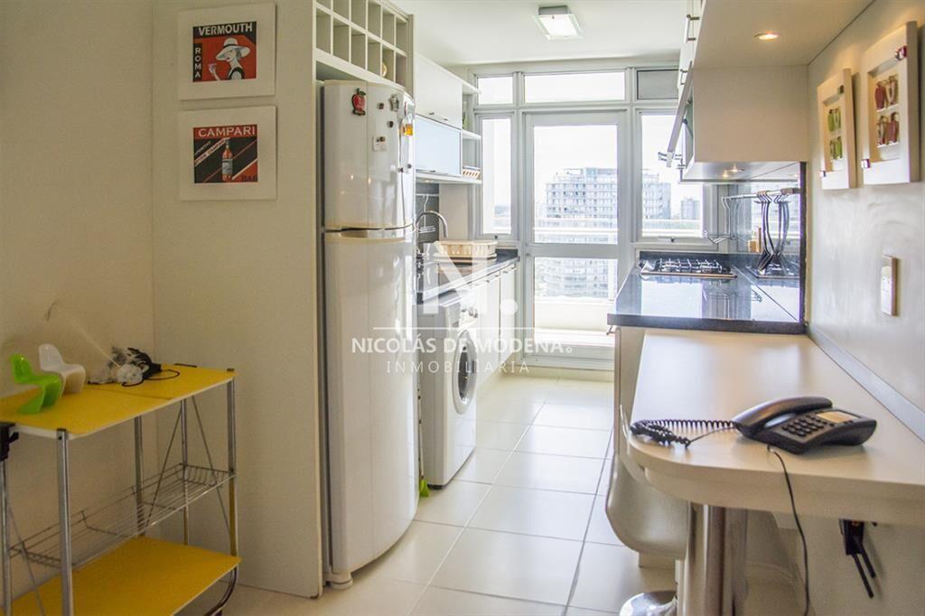 Vende apartamento de 2 dormitorios en suite en Punta del Es
