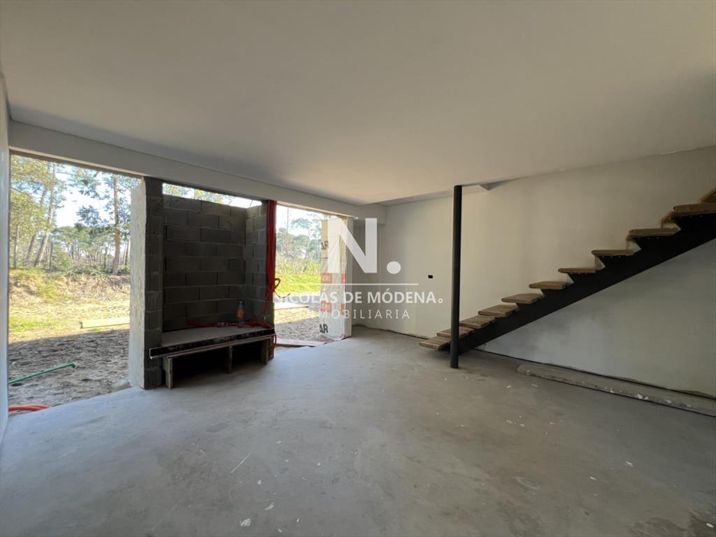 Casa a estrenar en Pinares, proyecto en obra, del