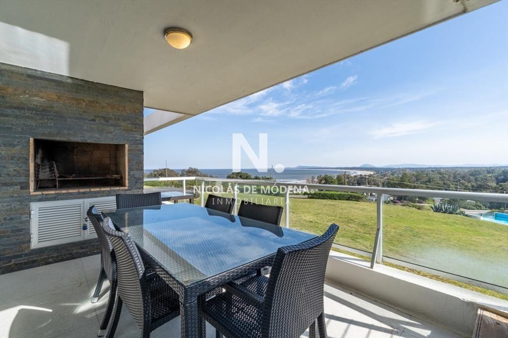 Vende apartamento a metros del mar, de 2 en Punta
