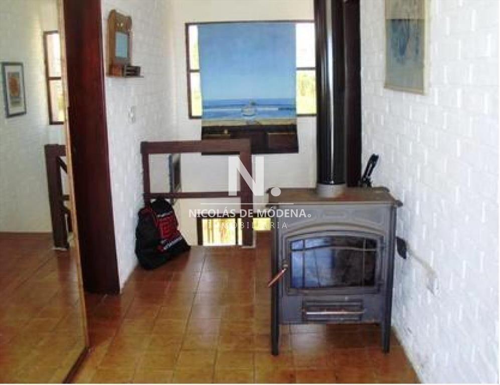 Casa frente al mar en Punta Piedras, 4 dormitorios