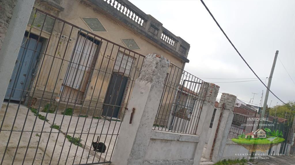 Venta de casa con amplio terreno en piedras blancas