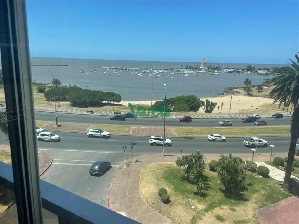 Venta apartamento ,Pocitos Nuevo,3 dormitorios y
