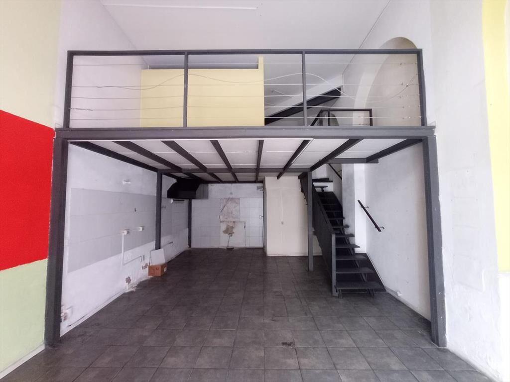 local , Ituzaingo casi peatonal Sarandi , 45 m2 , permite g