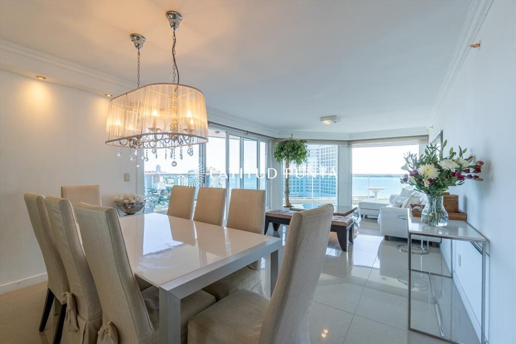 Exclusivo apartamento de 3 dormitorios con en