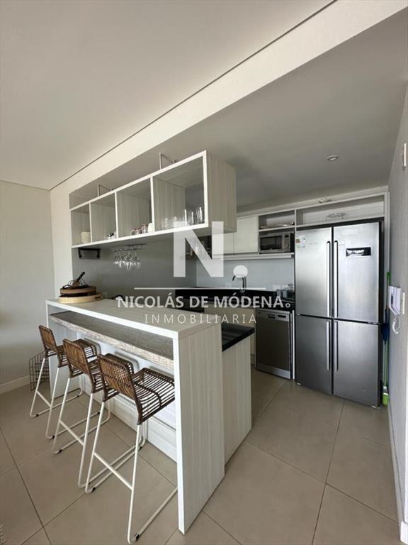 Vende apartamento de 3 dormitorios en la Barra