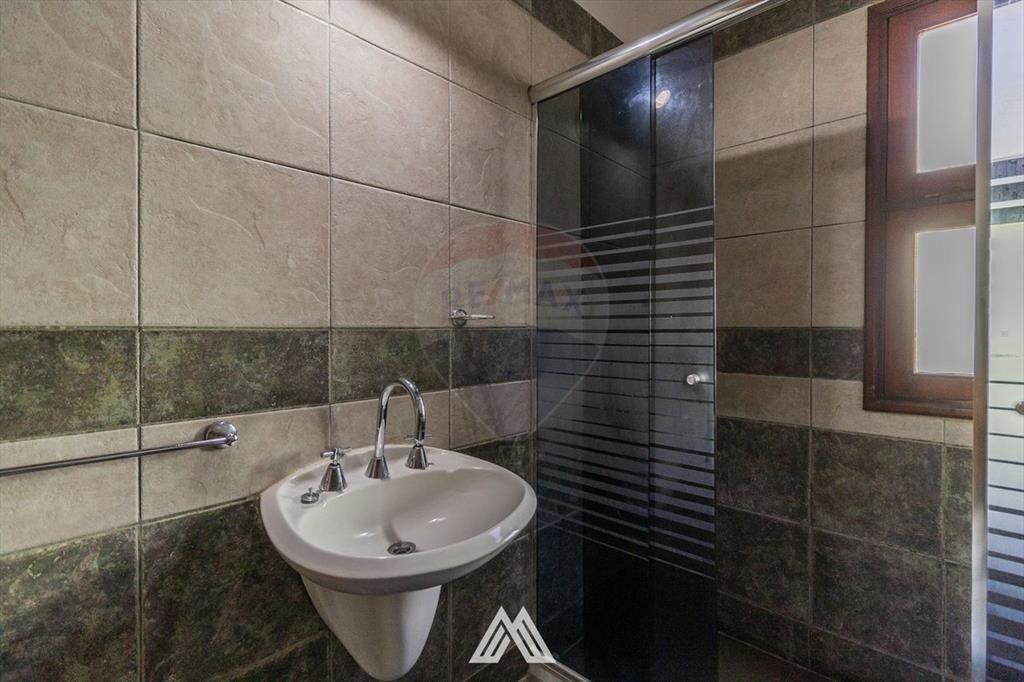 Venta de casa 3 dormitorios con piscina en Pando