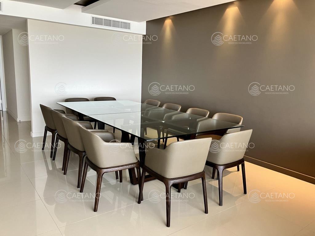 Espectacular apartamento frente a playa Brava en