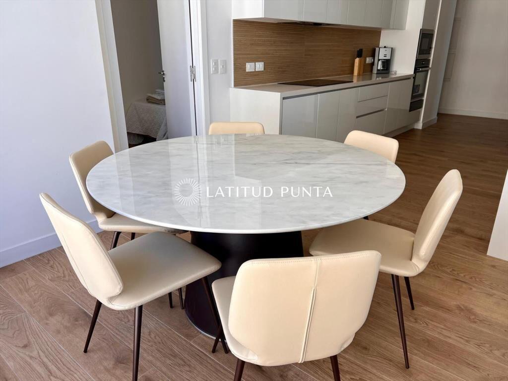 Apartamento en piso alto de 3 dormitorios con al