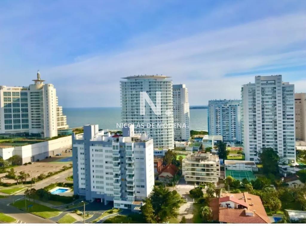 Venta de Apartamento 3 dormitorios en Playa Punta