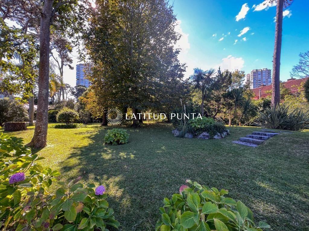 Casa entre Roosevelt y la mansa a la venta.
