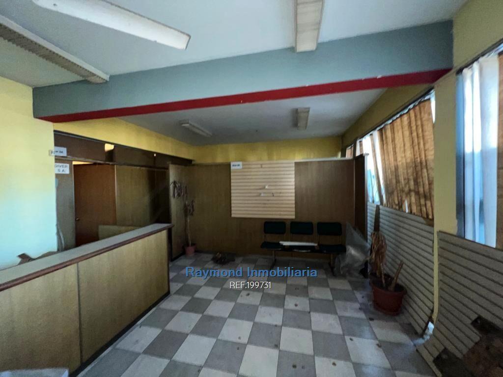 Venta local 1624m2 en Brazo Oriental con renta
