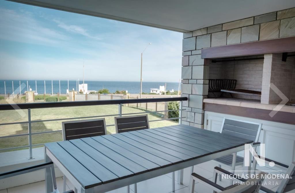 Espectacular Apartamento de 2 Dormitorios Frente al Mar