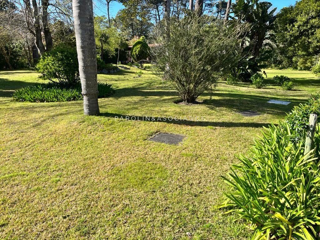 Casa en venta, playa Mansa-Punta del Este.
