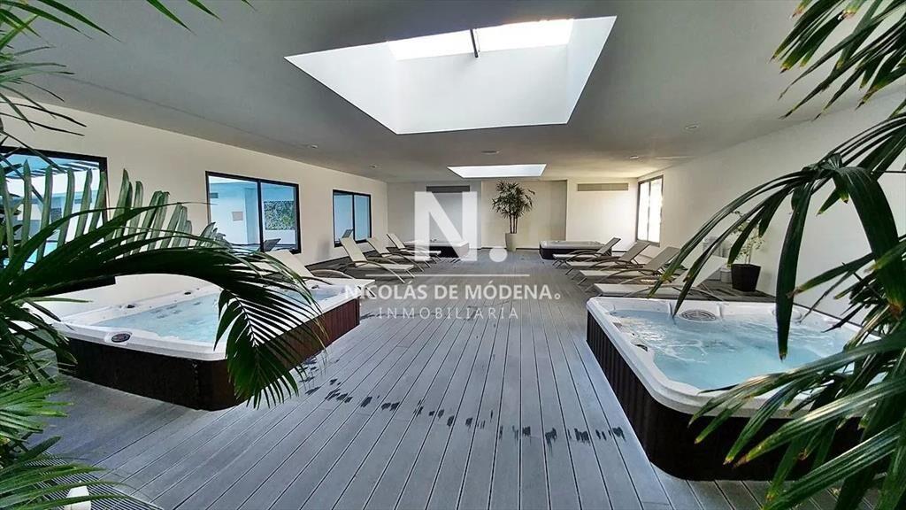 Departamento de 4 dormitorios en venta en Punta