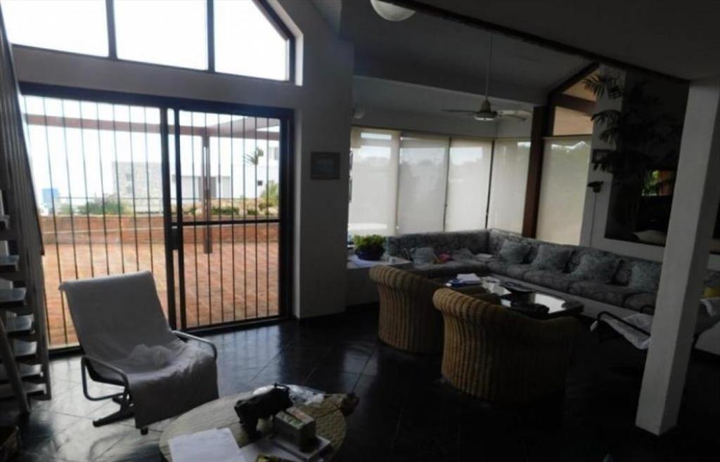 CASA EN VENTA DE 4 DORMITORIOS EN LA BARRA