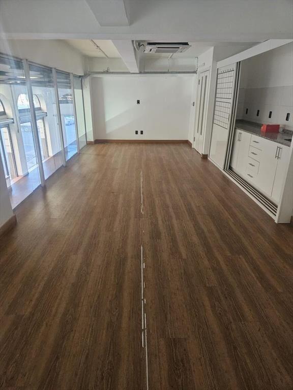 Plaza Independencia , gran esquina, 400 m2 , 15 mts de fren