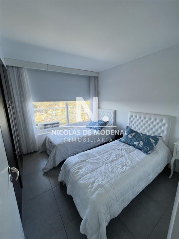 Apartamento en venta de 2 dormitorios en torre