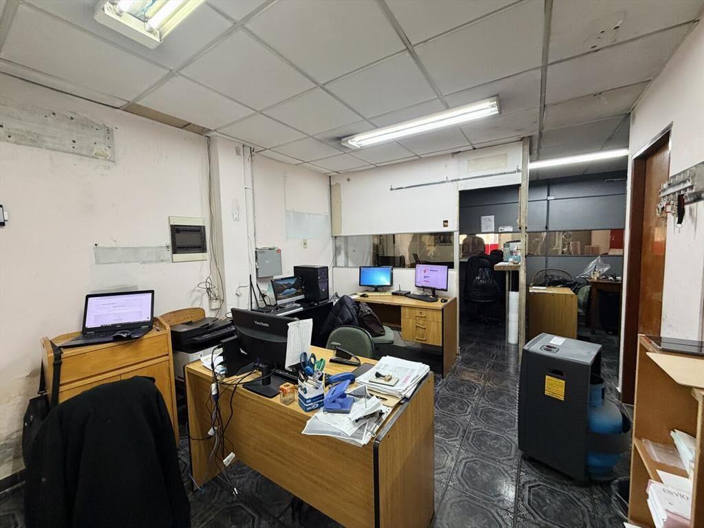 2 Locales comerciales y deposito en venta