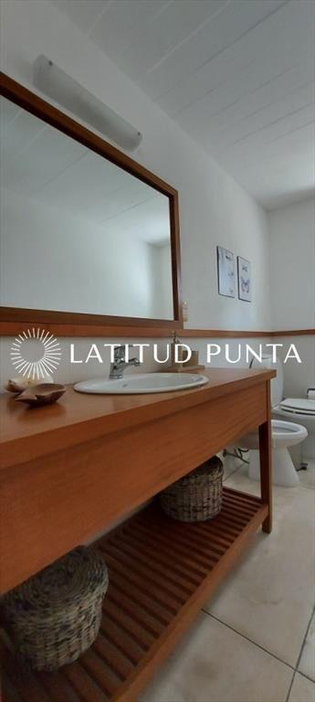 Casa en Laguna Blanca - Manantiales, 5 dormitorios y piscin