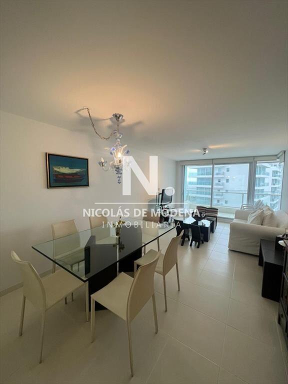 Departamento de 2 dormitorios en venta en Seasons