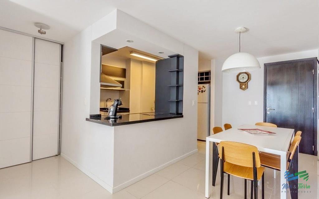 Venta apartamento de 2 dormitorios y medio con en