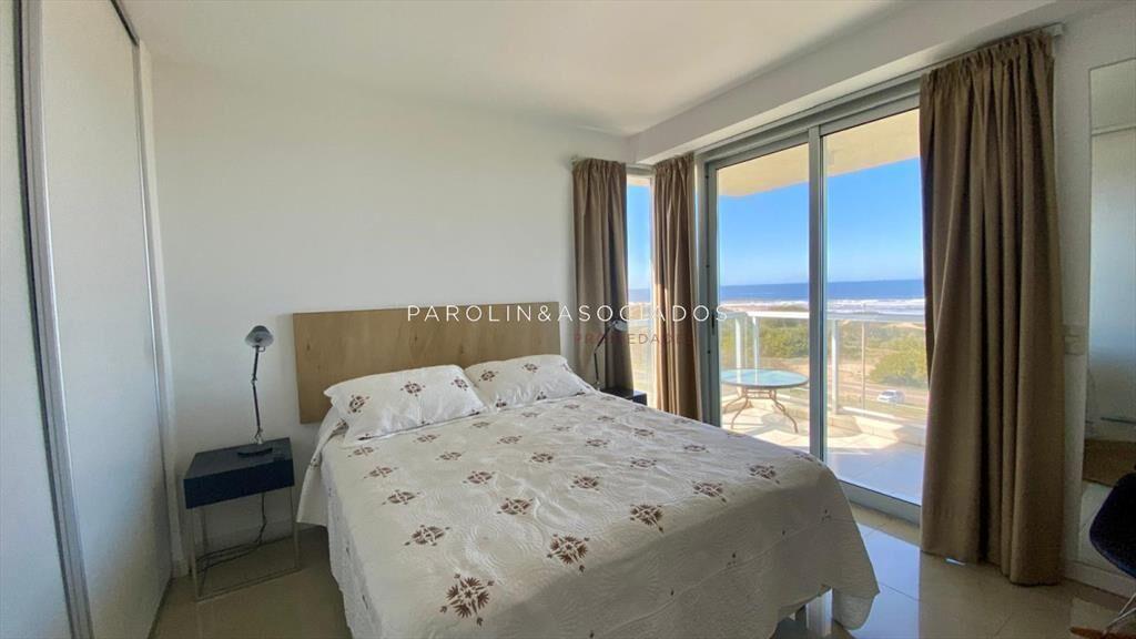 Apartamento de 3 dormitorios en venta en edificio Blue Mari