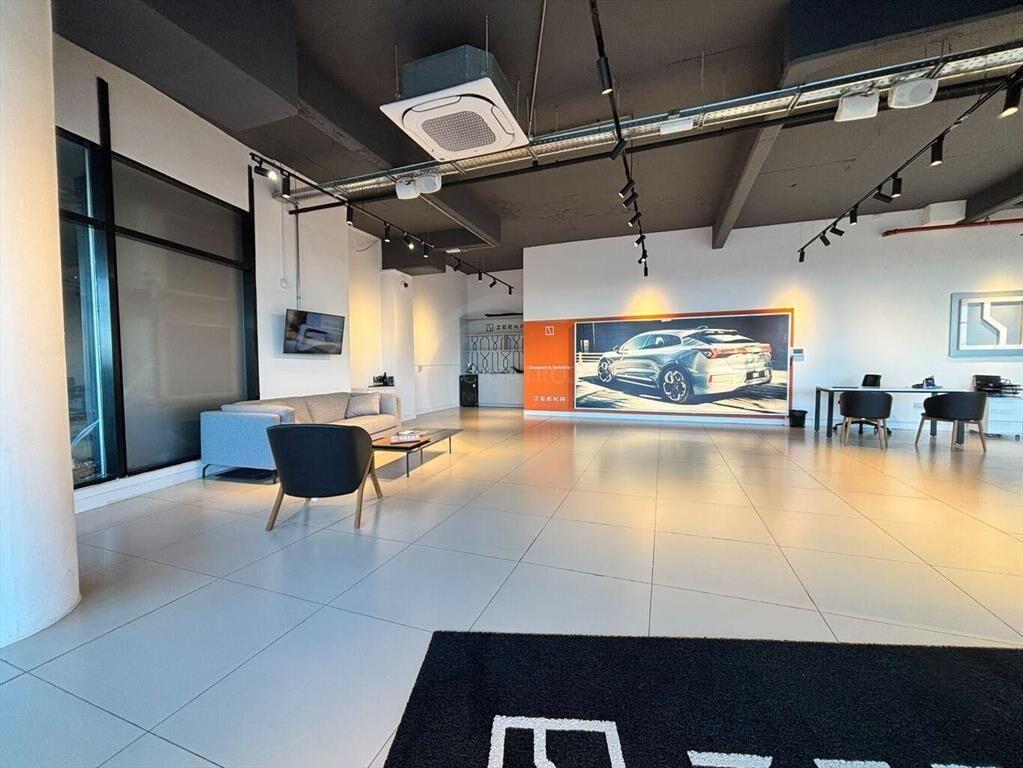 CASATROJA VENTA LOCAL COMERCIAL CON RENTA EN FORUM