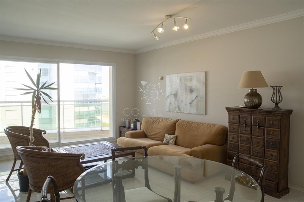 Departamento de 3 dormitorios en venta frente a Playa Mansa