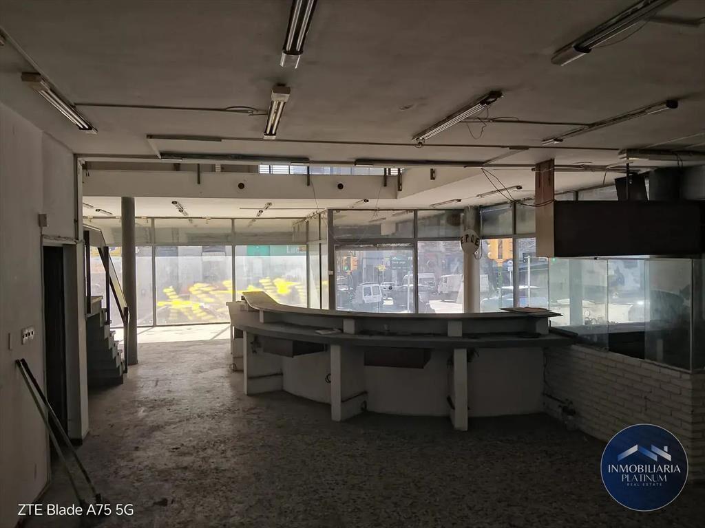 Venta Local Comercial 800 m² ubicado en el Centro, 3 niv...