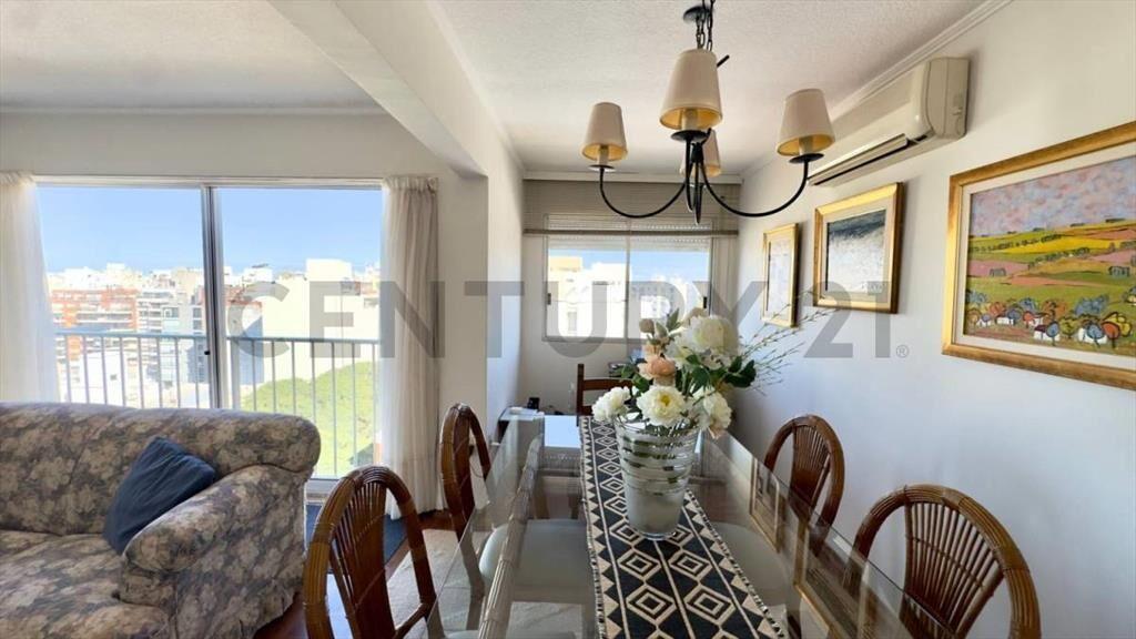 VENTA APARTAMENTO PUNTA CARRETAS, PISO ALTO, 3 DOR,3 BAÑO...