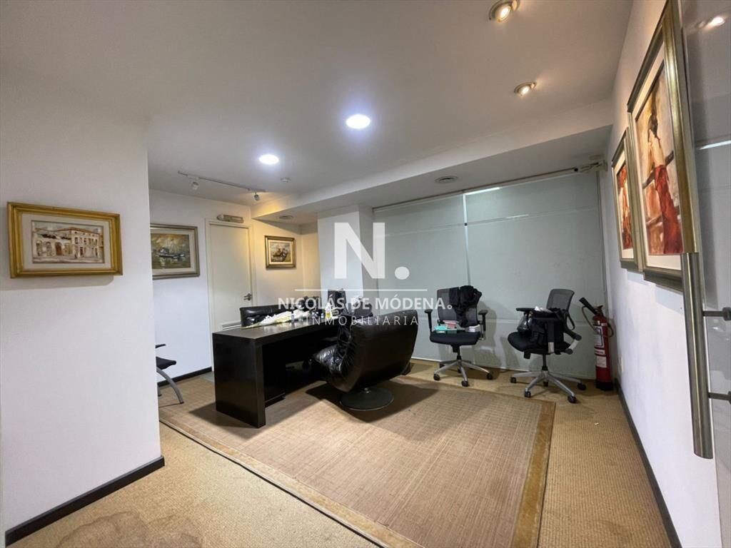 En venta Local de 430m2 en Torre Gorlero