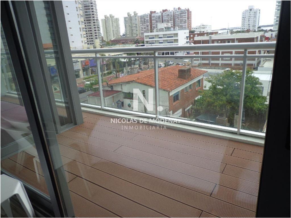 Brava a metros del mar